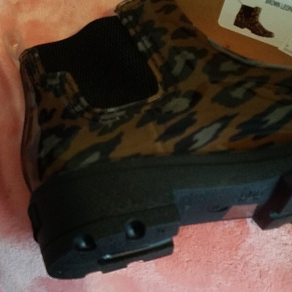 NWT!! Seven7 Halifax boots fur on sole - Picture 9 of 10